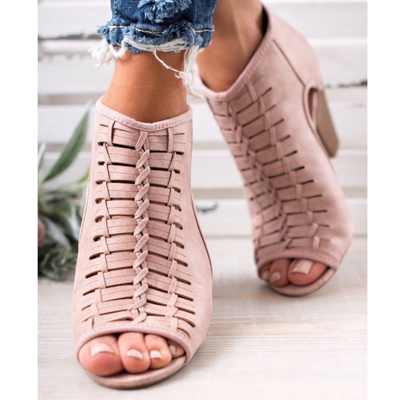 🆕LAST PAIR 💔 Mia Woven Booties In Blush - Picture 4 of 8